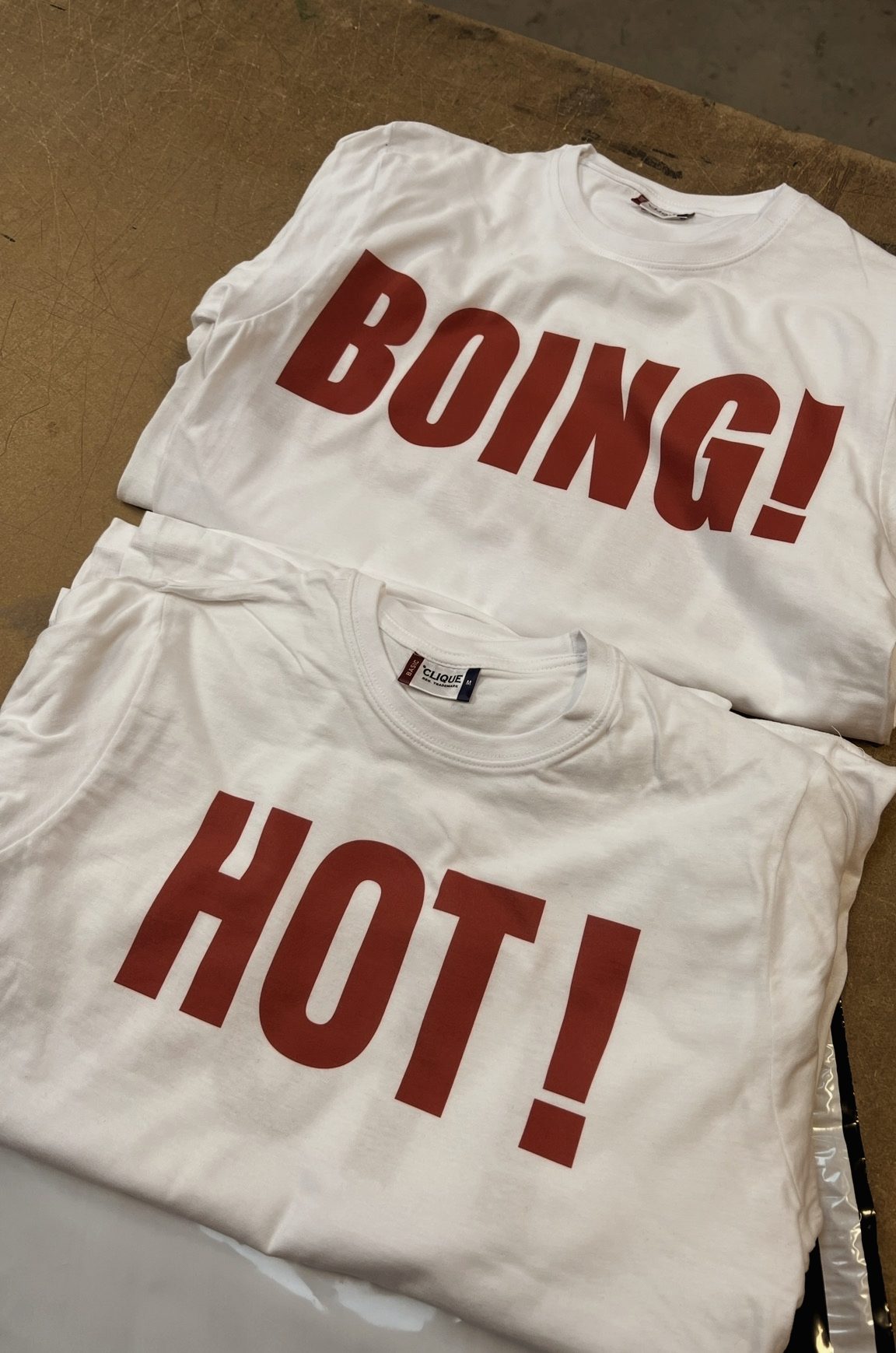BOING!- og HOT!-T-shirts